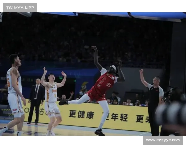 周琦 17+14 率北京险胜同曦 戴维斯空砍 43 分难救主 周琦 17+14 率北京险胜同曦 戴维斯空砍 43 分难救主